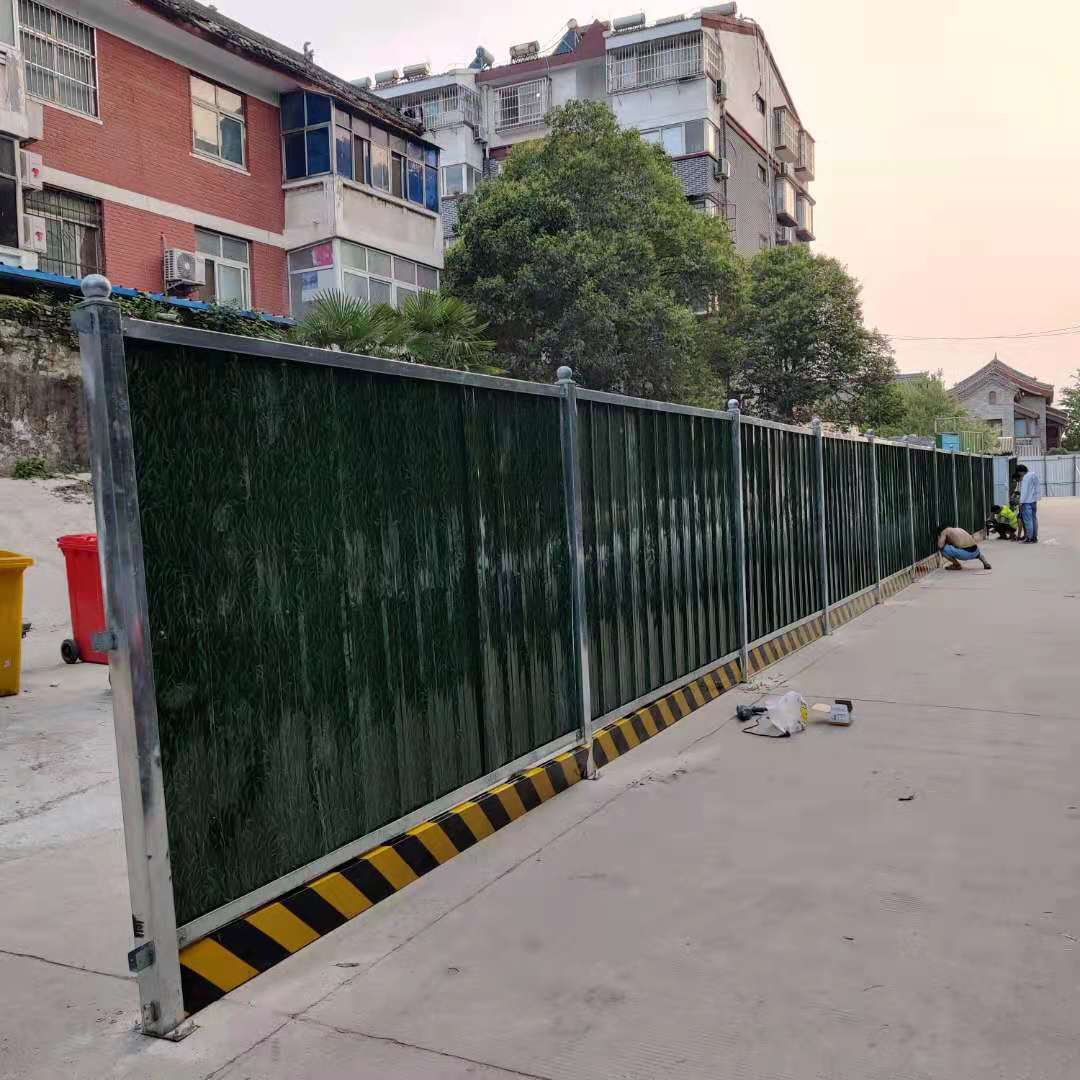 洛阳市老城区小石桥后街彩钢围挡-amjs澳金沙门线路首页实业洛阳围挡厂家