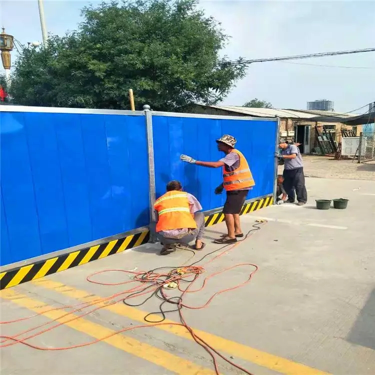 洛阳市洛龙区龙富小区管道刷新项目装置蓝色彩钢围挡案例-amjs澳金沙门线路首页实业洛阳围挡厂家